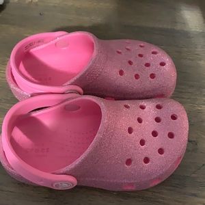 Toddler girls size 8 sparkle pink crocs